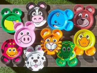 Hefty Brings Back the Iconic Zoo Pals Plates From the Early 00's